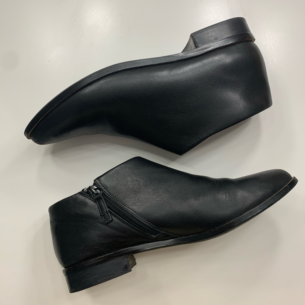 Kelsi Dagger Pointed Black Ankle Moto Boots